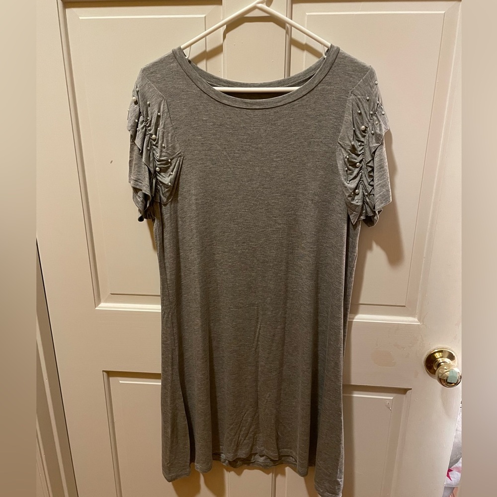 grey t-shirt dress with pearl sleeves - size: medium